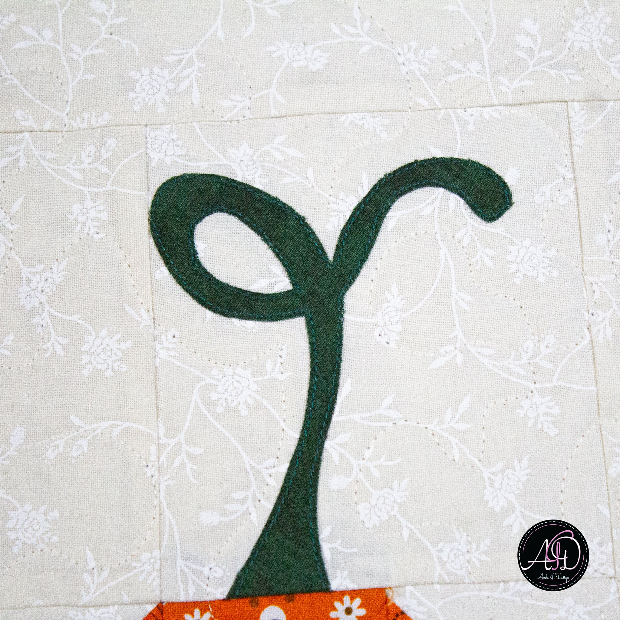 Pumpkin Twirls Quilted Autumn Table Runner | Applique Table Runner