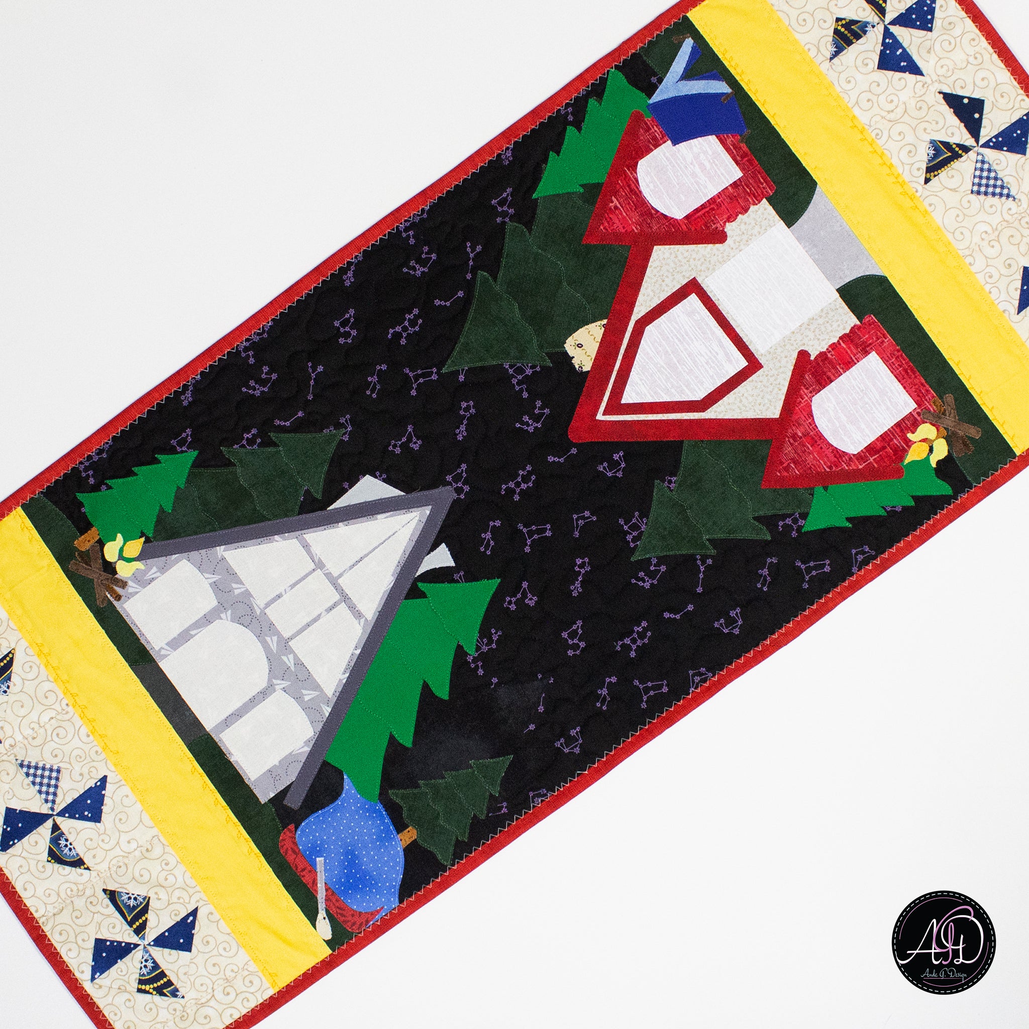 Marshmallow Corner Quilted Table Runner | Applique Table Runner