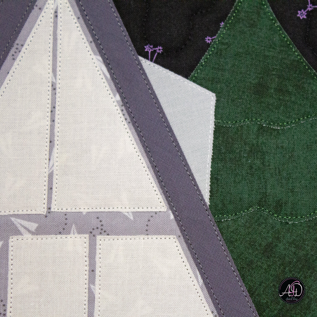 Briar Lake Cabin Quilted Wall Hanging | Applique Wall Hanging
