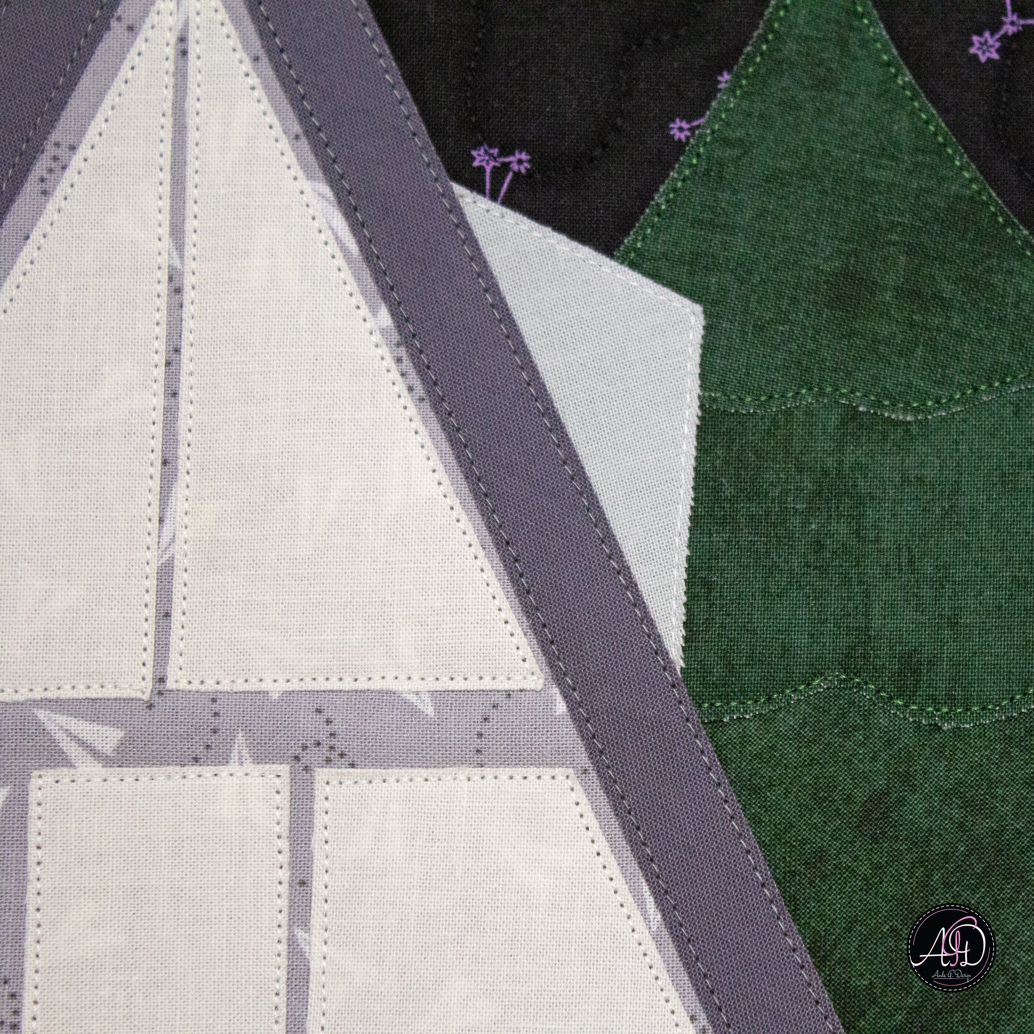 Briar Lake Cabin Quilted Wall Hanging | Applique Wall Hanging