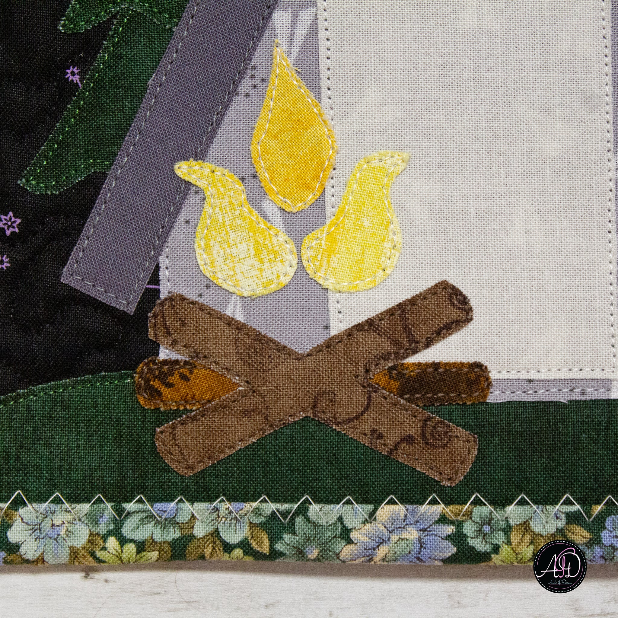 Briar Lake Cabin Quilted Wall Hanging | Applique Wall Hanging