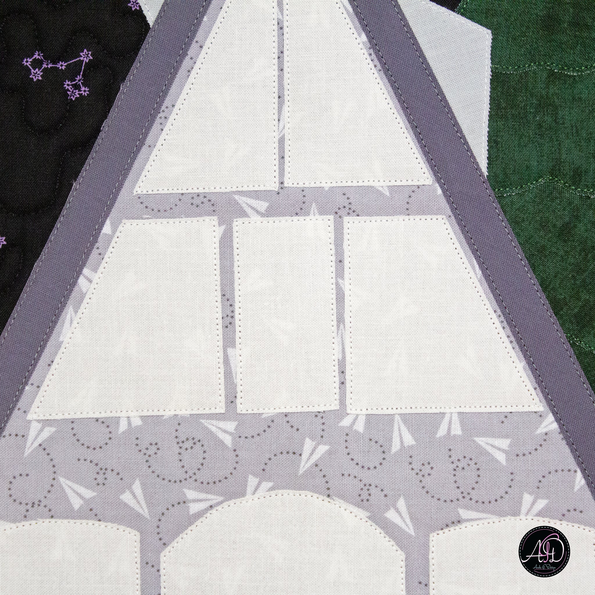 Briar Lake Cabin Quilted Wall Hanging | Applique Wall Hanging