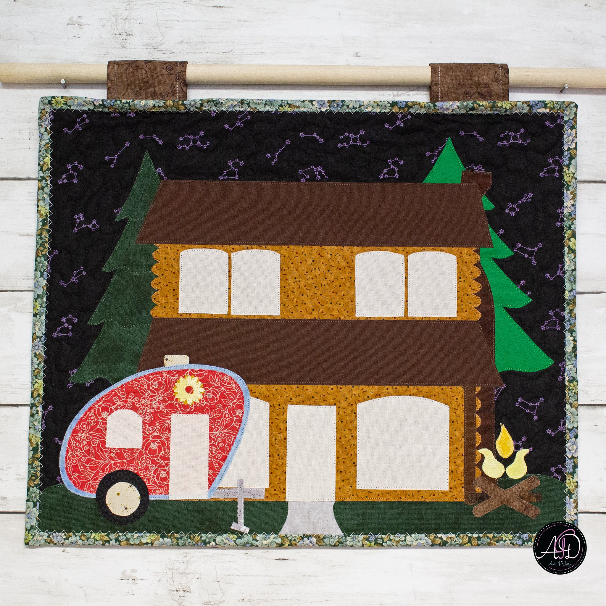 Cedar Ridge Cabin Quilted Wall Hanging | Applique Wall Hanging