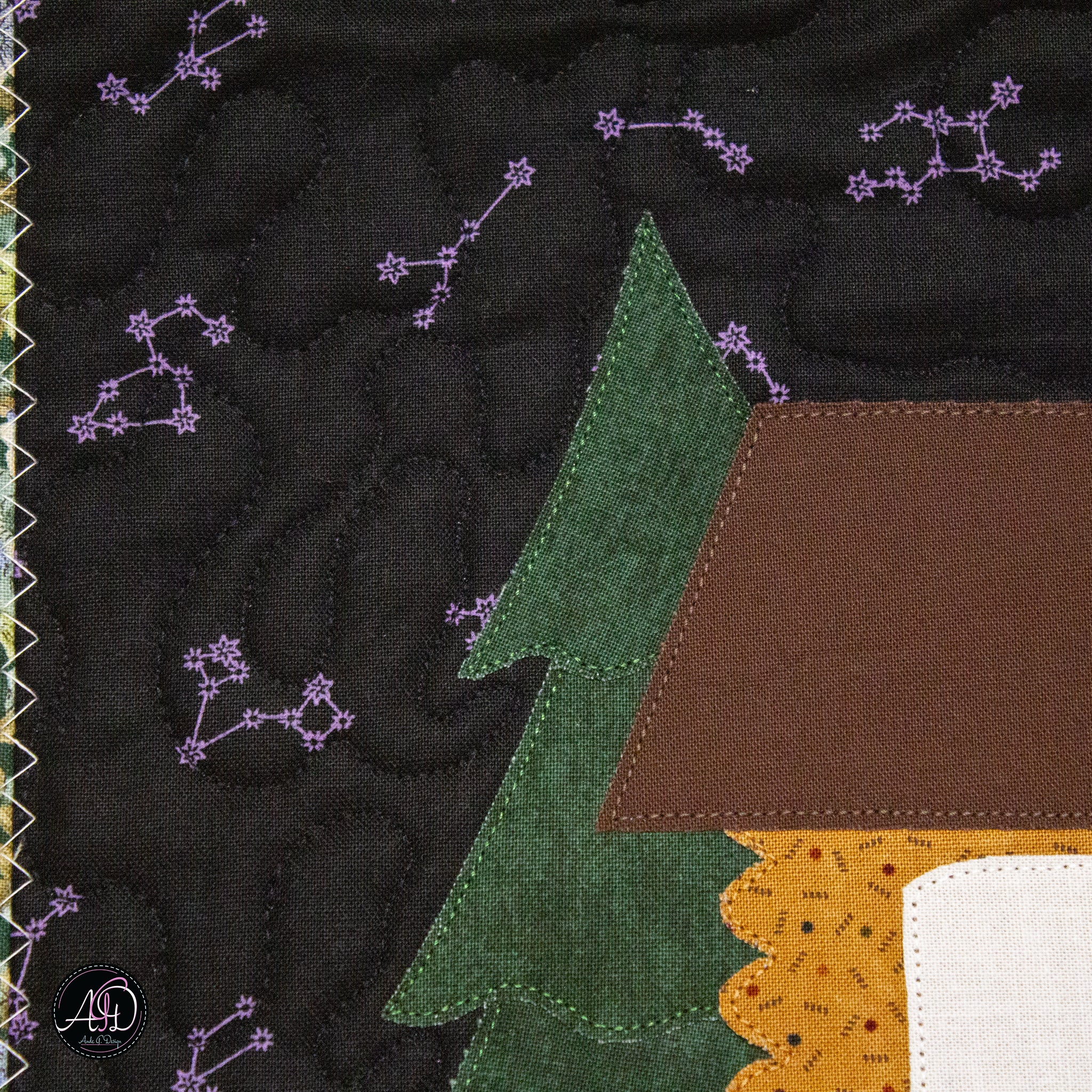 Cedar Ridge Cabin Quilted Wall Hanging | Applique Wall Hanging