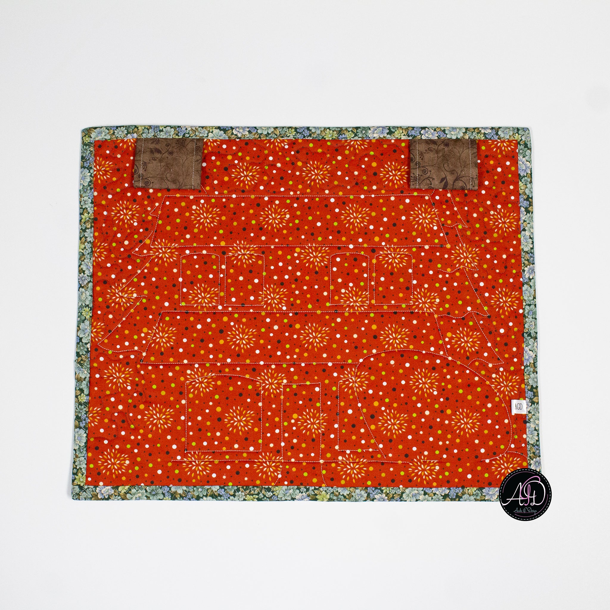 Cedar Ridge Cabin Quilted Wall Hanging | Applique Wall Hanging