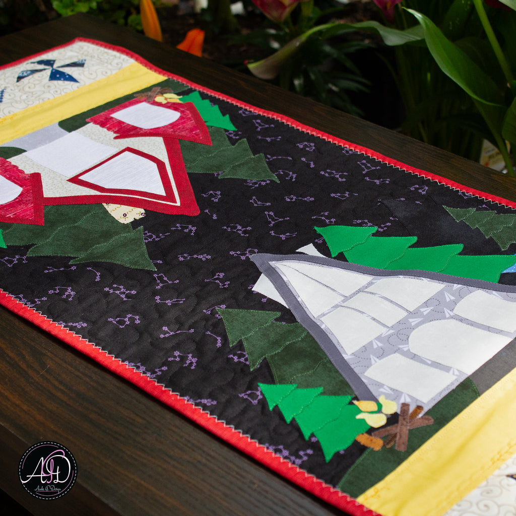 Marshmallow Corner Quilted Table Runner | Applique Table Runner