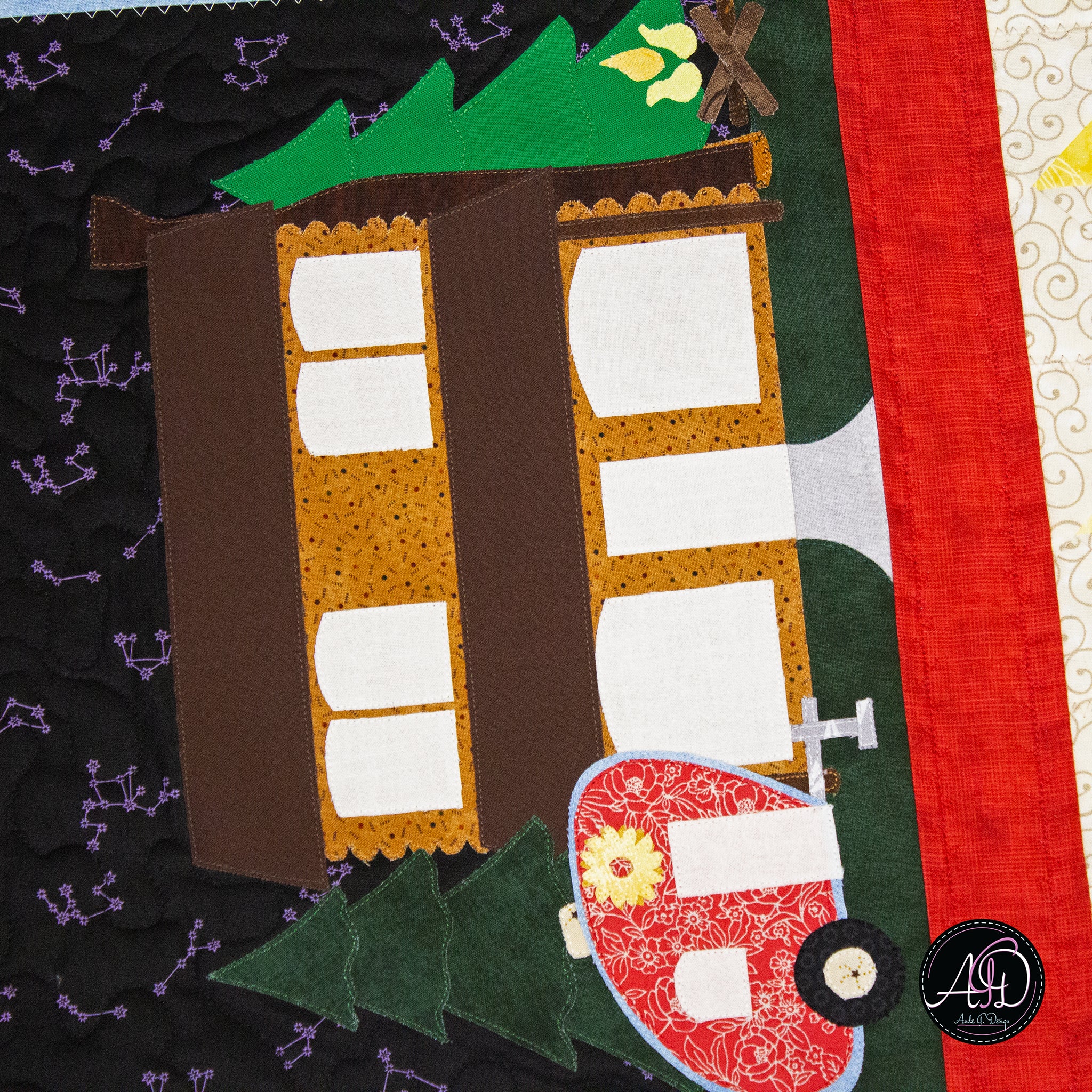 Campfire Pinwheels Quilted Table Runner | Applique Table Runner