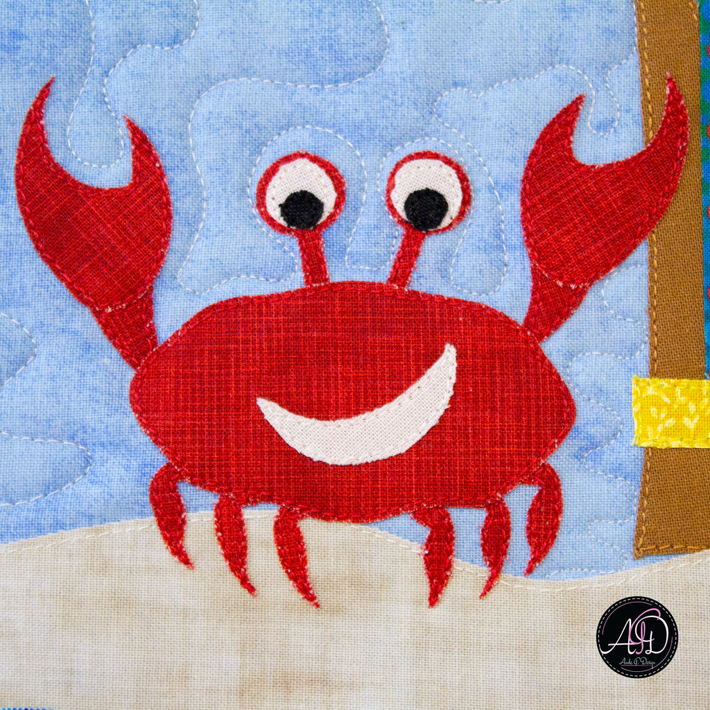 Crab Cay Beach Hut Quilted Wall Hanging | Applique Wall Hanging