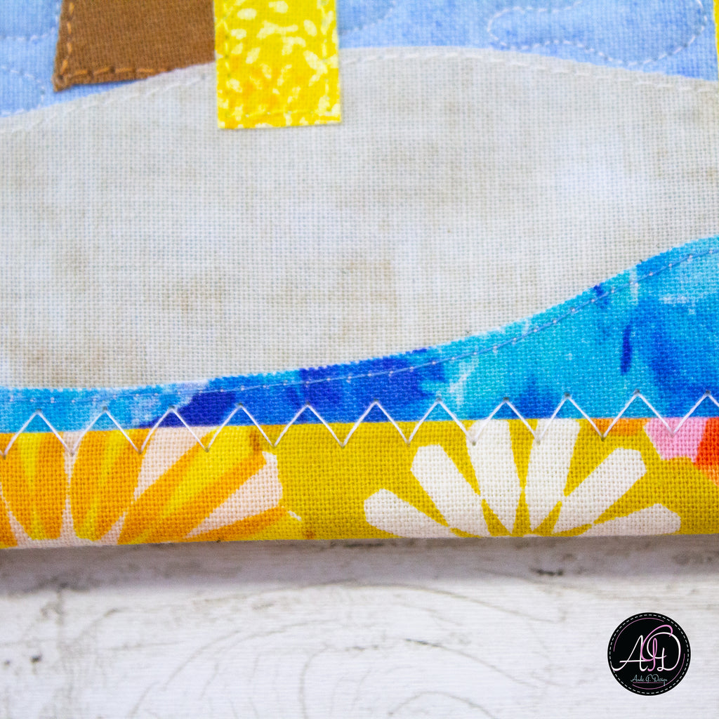 Crab Cay Beach Hut Quilted Wall Hanging | Applique Wall Hanging