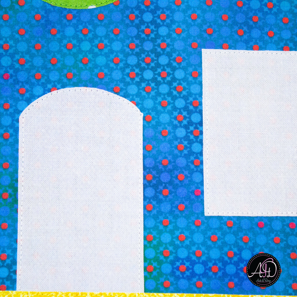 Crab Cay Beach Hut Quilted Wall Hanging | Applique Wall Hanging