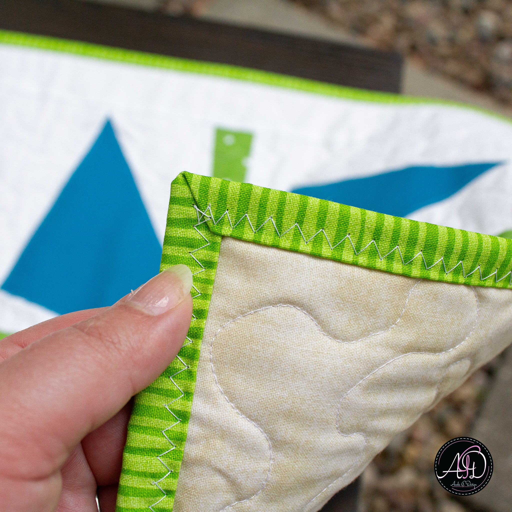 Beach Pinwheels Quilted Table Runner | Applique Table Runner