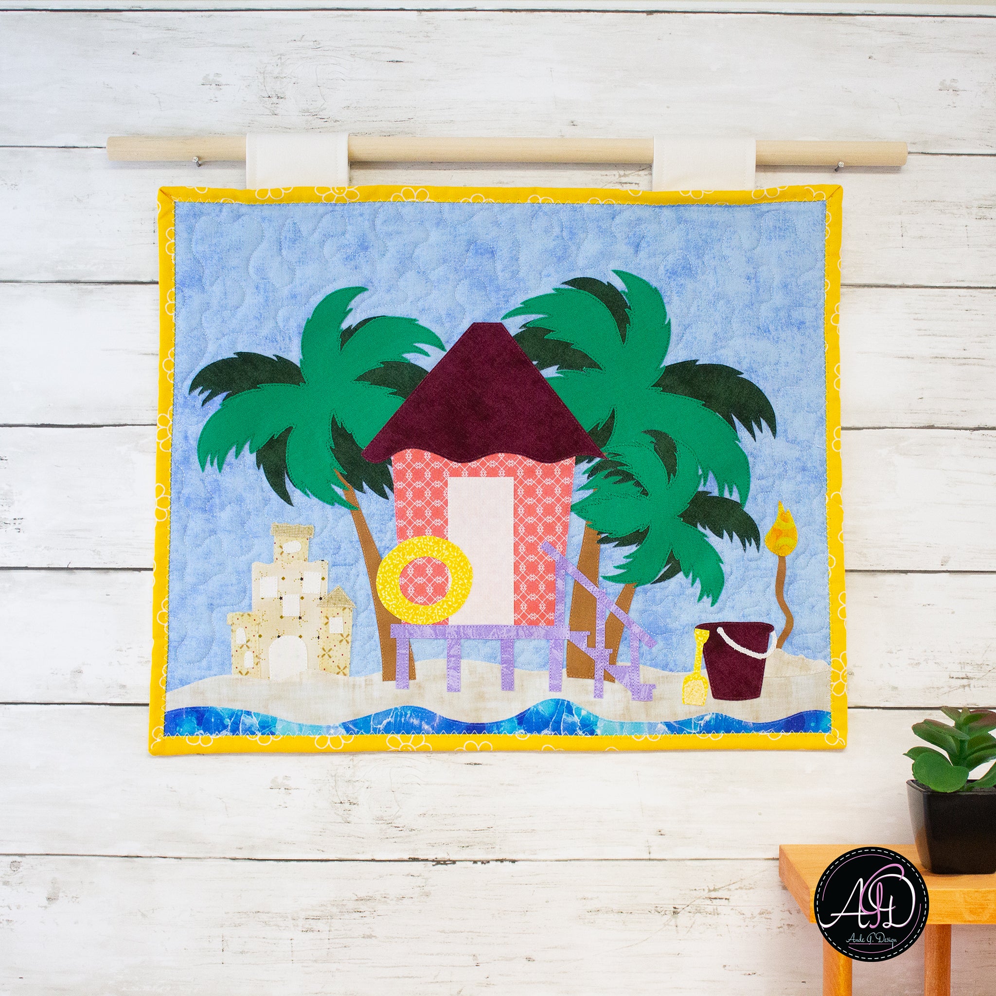 Sandcastle Beach Hut Quilted Wall Hanging | Applique Wall Hanging
