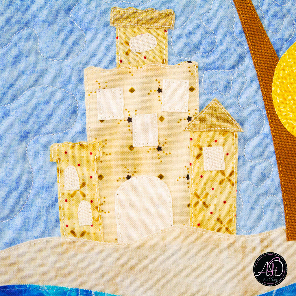 Sandcastle Beach Hut Quilted Wall Hanging | Applique Wall Hanging