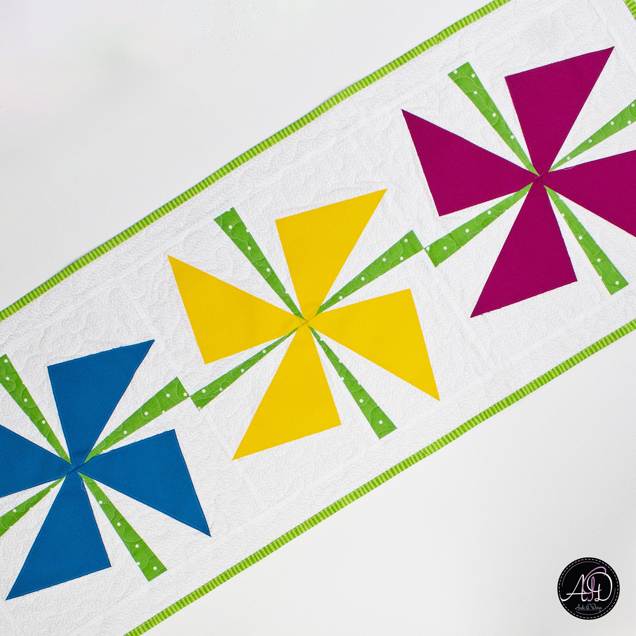 Beach Pinwheels Quilted Table Runner | Applique Table Runner