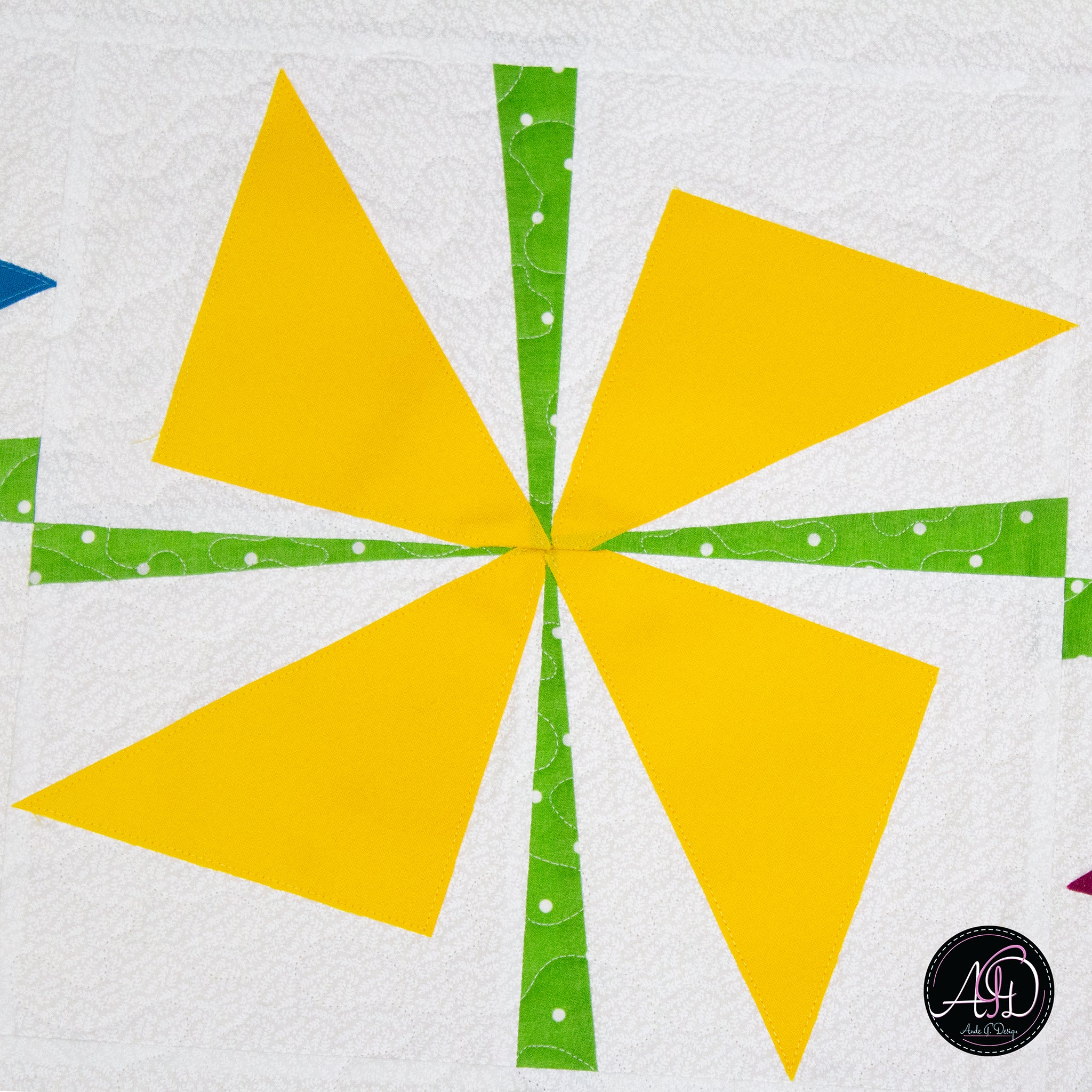 Beach Pinwheels Quilted Table Runner | Applique Table Runner