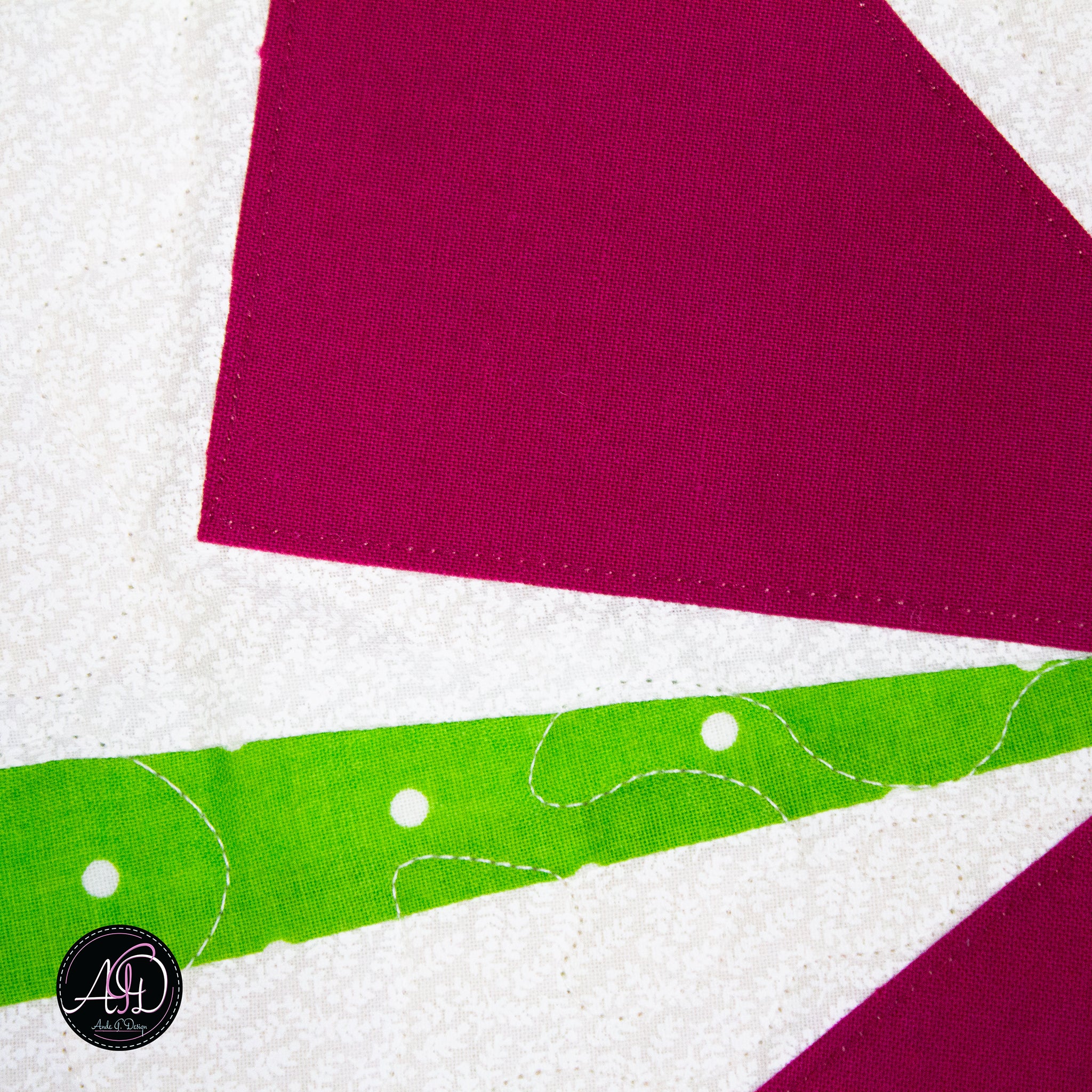 Beach Pinwheels Quilted Table Runner | Applique Table Runner