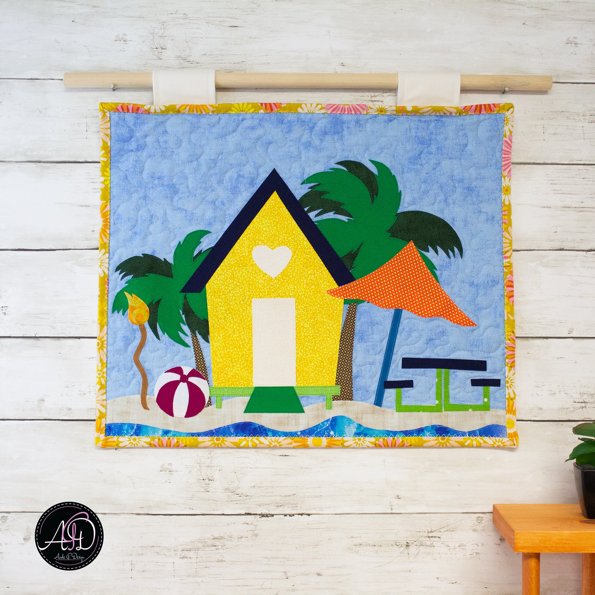 Picnic Beach Hut Quilted Wall Hanging | Applique Wall Hanging