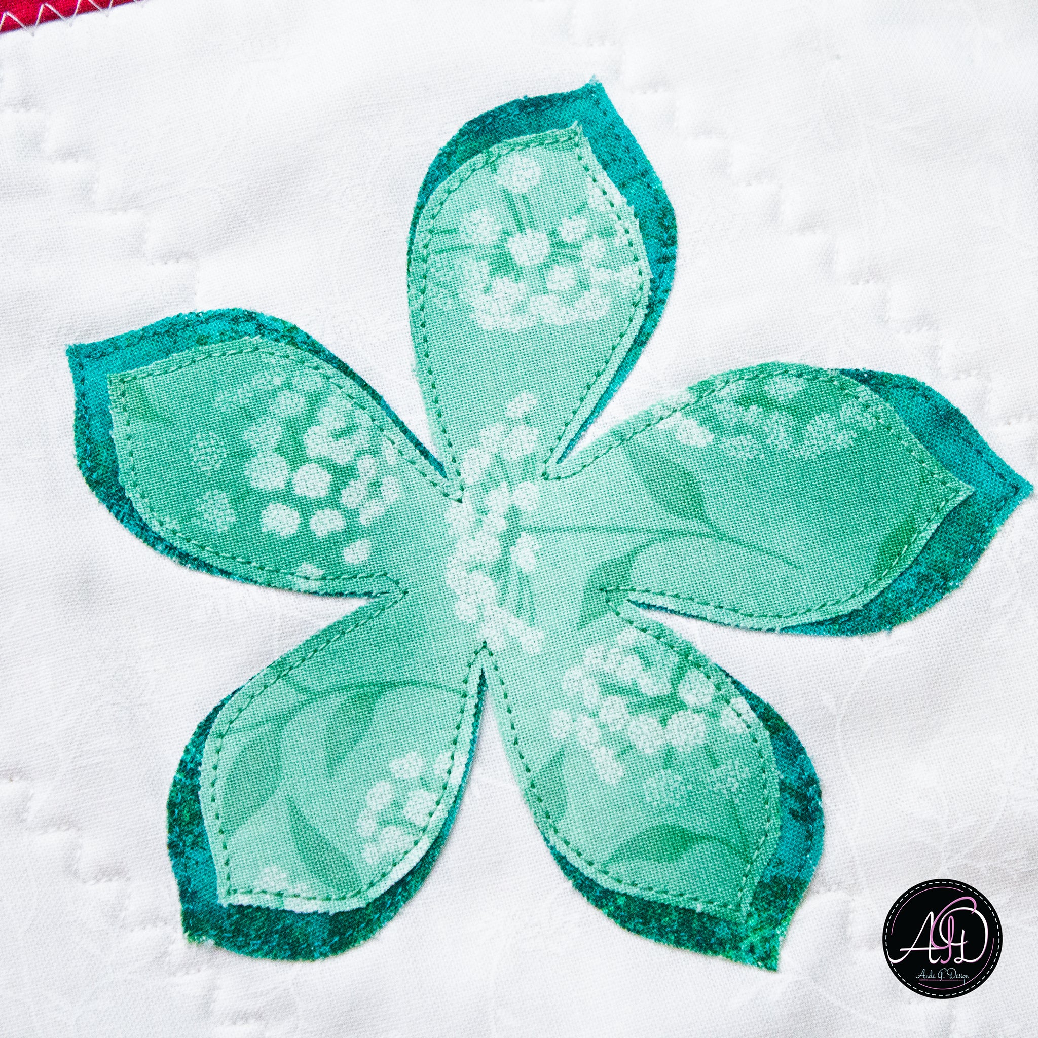 Quilted Applique Beach Flower Summer Table Runner