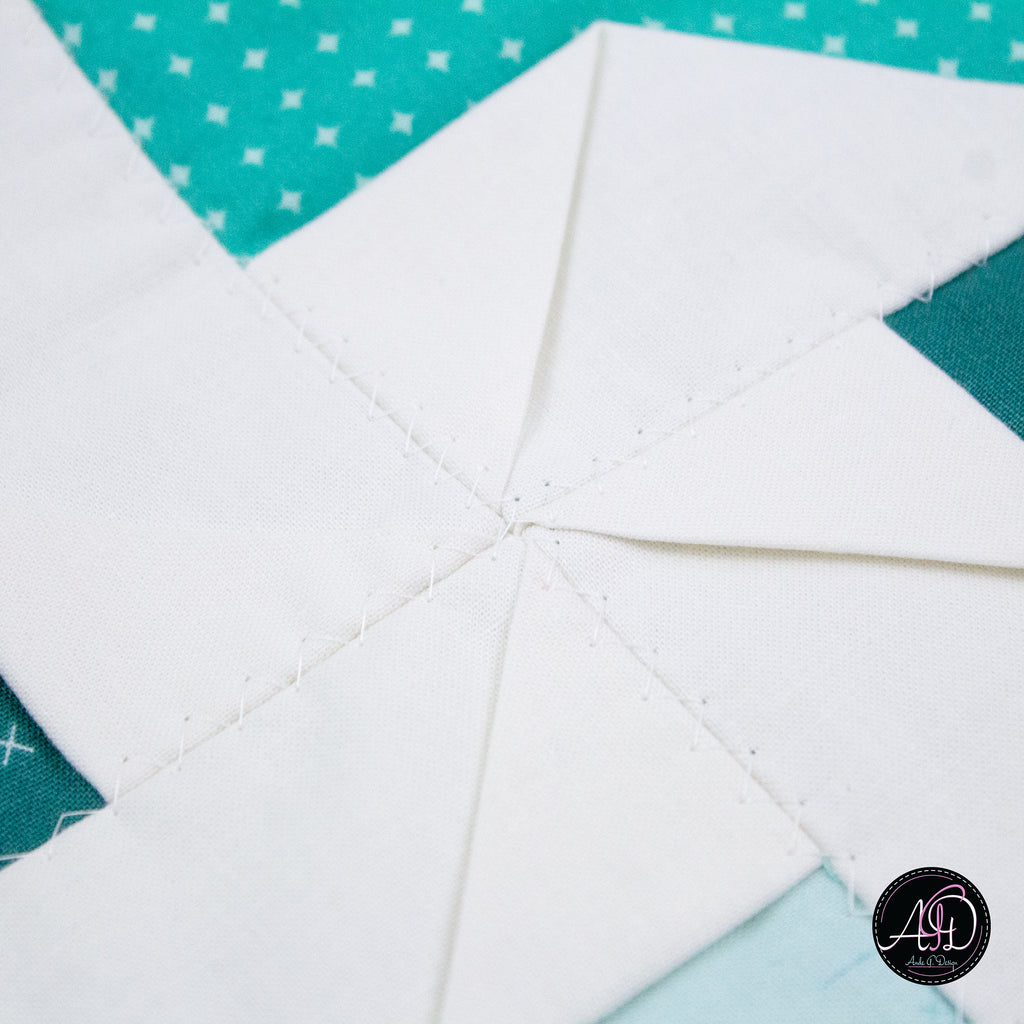 Spring Quilted Table Runner Teal Pinwheel