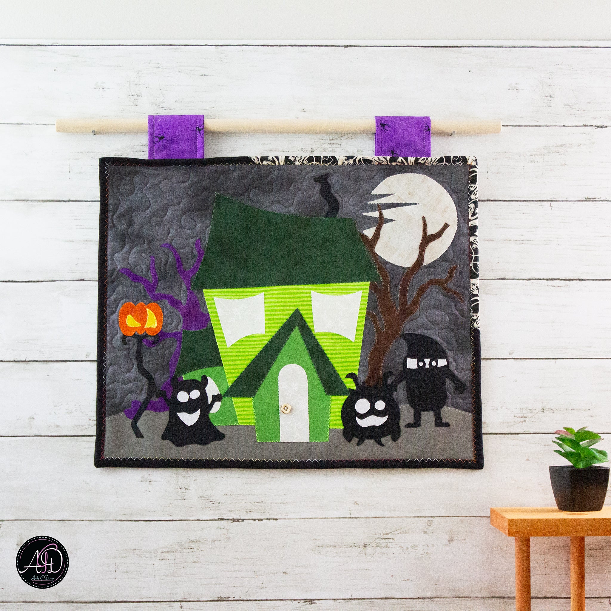 Green Sambly Monsters House Halloween Quilted Wall Hanging | Applique Wall Hanging