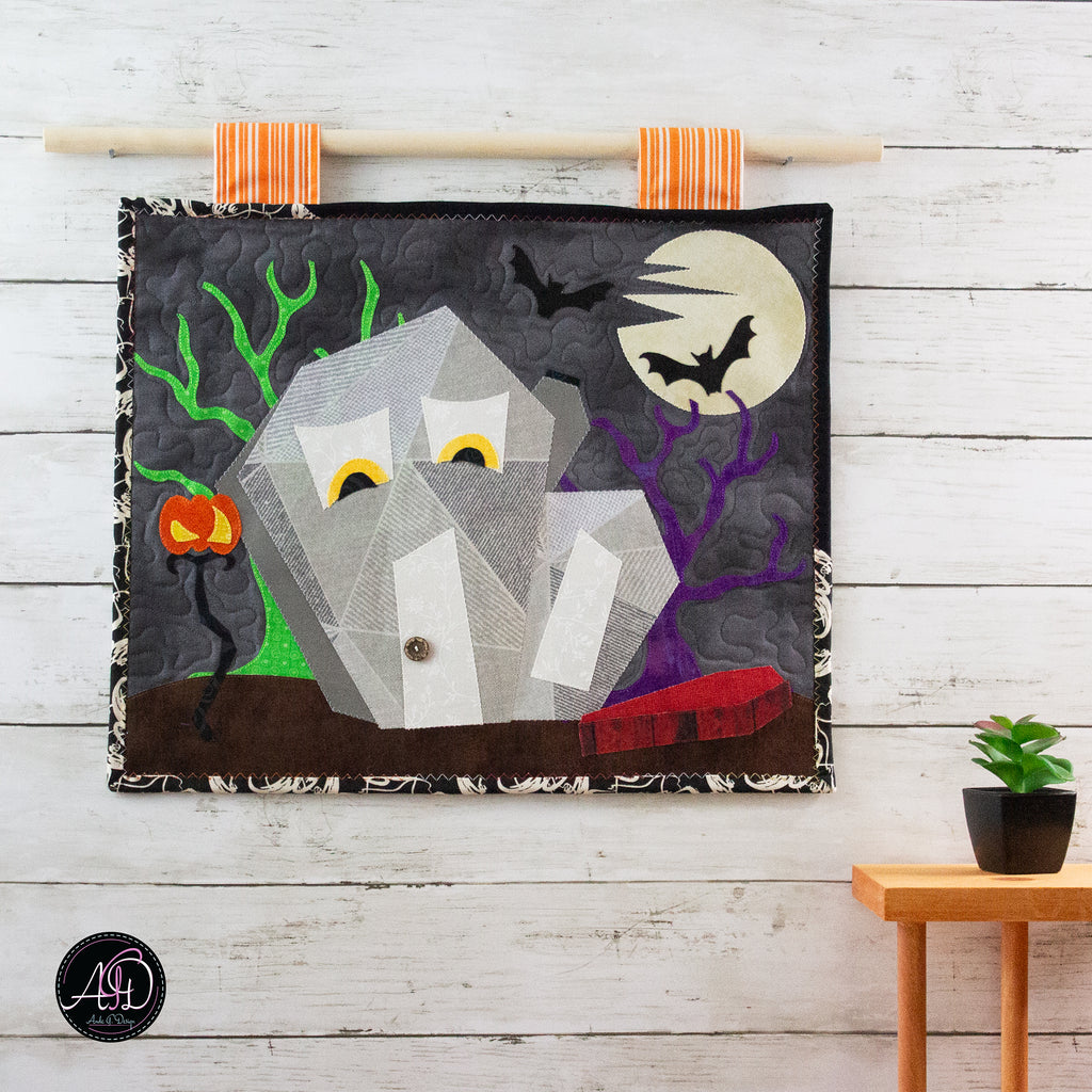 Gray Cravel Vampire's House Halloween Quilted Wall Hanging | Applique Wall Hanging
