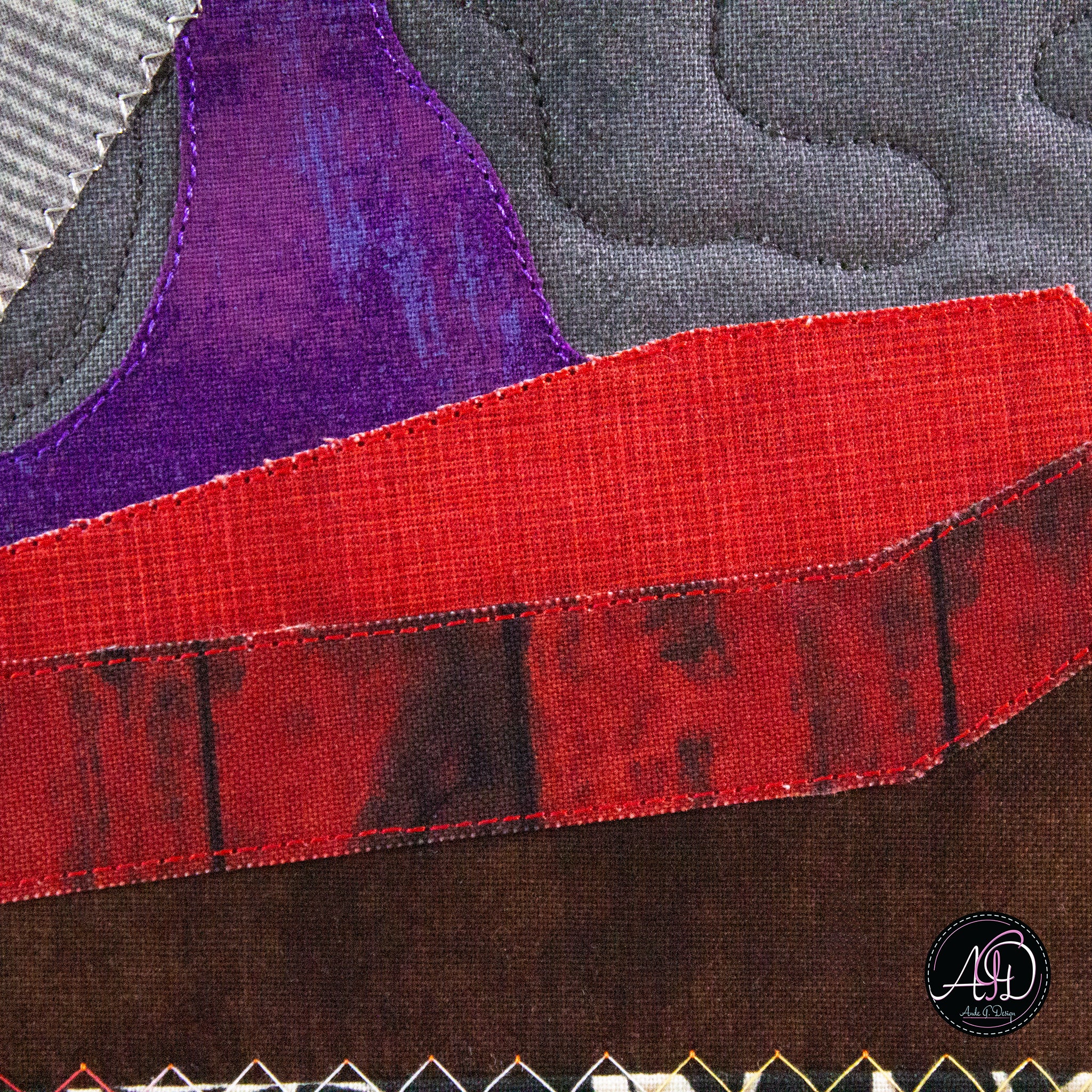 Gray Cravel Vampire's House Halloween Quilted Wall Hanging | Applique Wall Hanging
