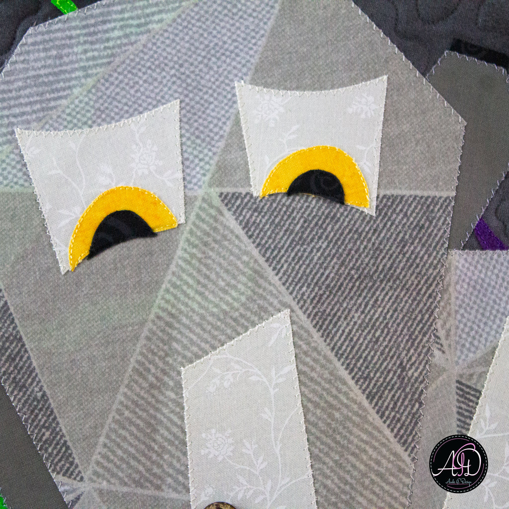 Gray Cravel Vampire's House Halloween Quilted Wall Hanging | Applique Wall Hanging