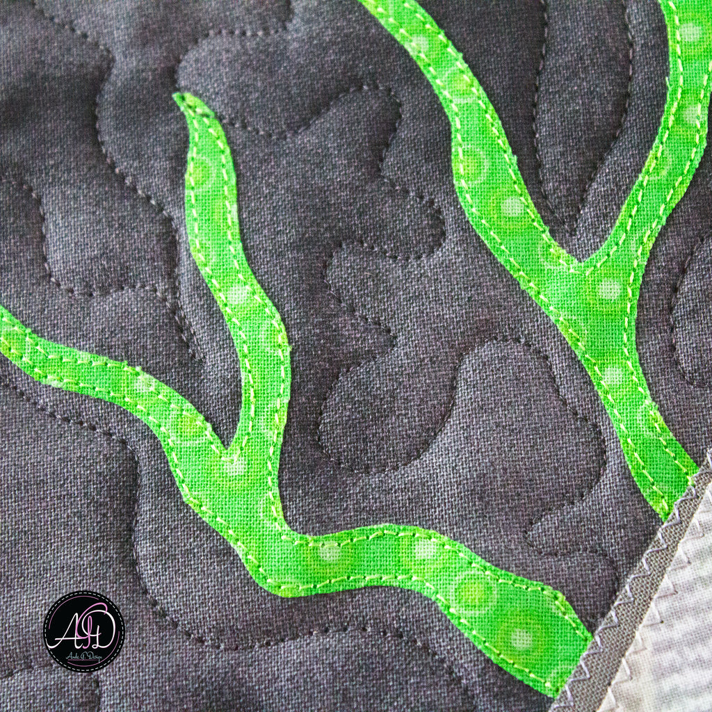 Gray Cravel Vampire's House Halloween Quilted Wall Hanging | Applique Wall Hanging