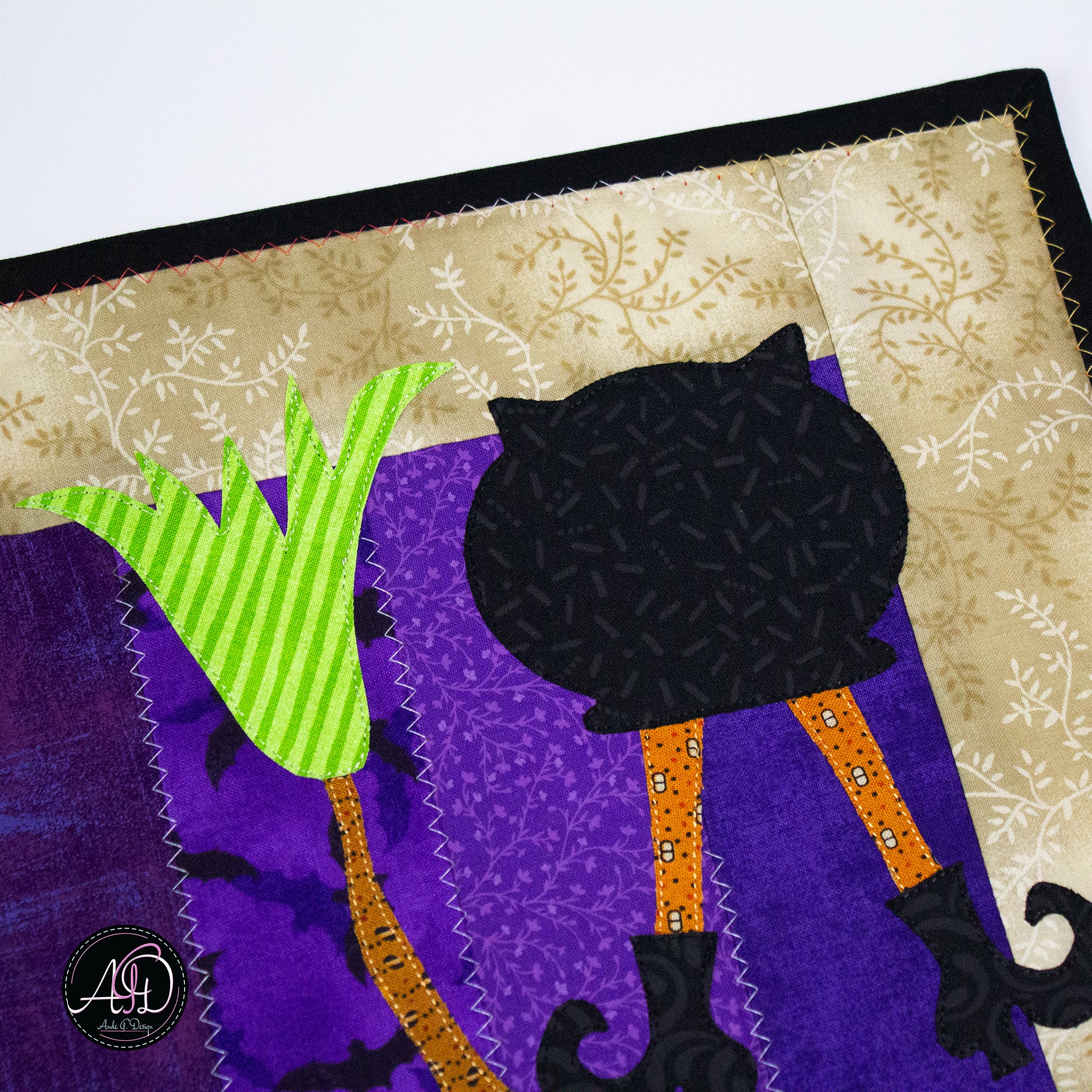 Purple Waybel Witch's Cauldron Halloween Quilted Table Runner | Applique Table Runner