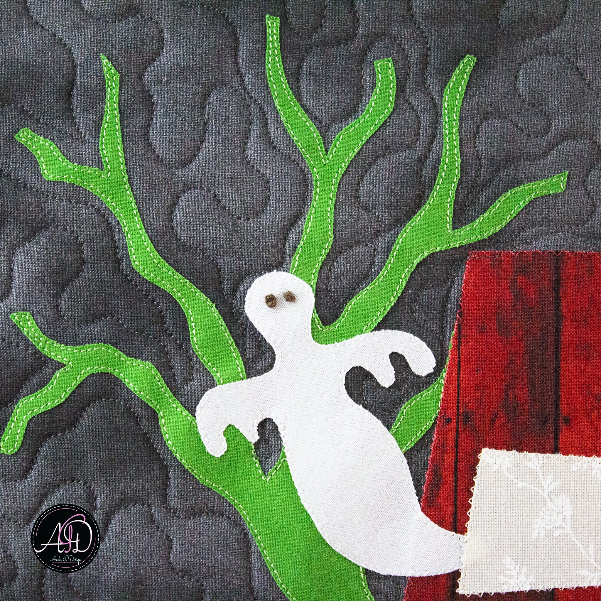 Red Grembles Graveyard House Halloween Quilted Wall Hanging | Applique Wall Hanging