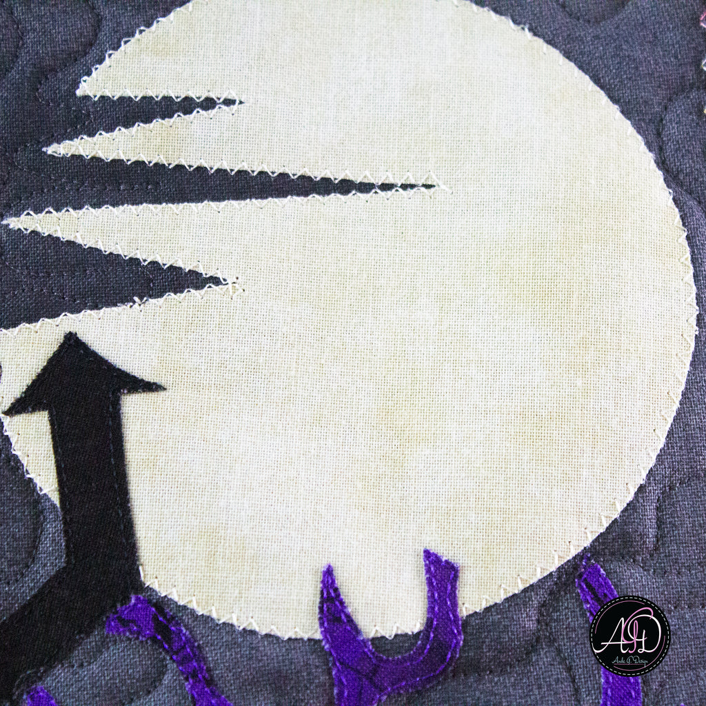 Red Grembles Graveyard House Halloween Quilted Wall Hanging | Applique Wall Hanging