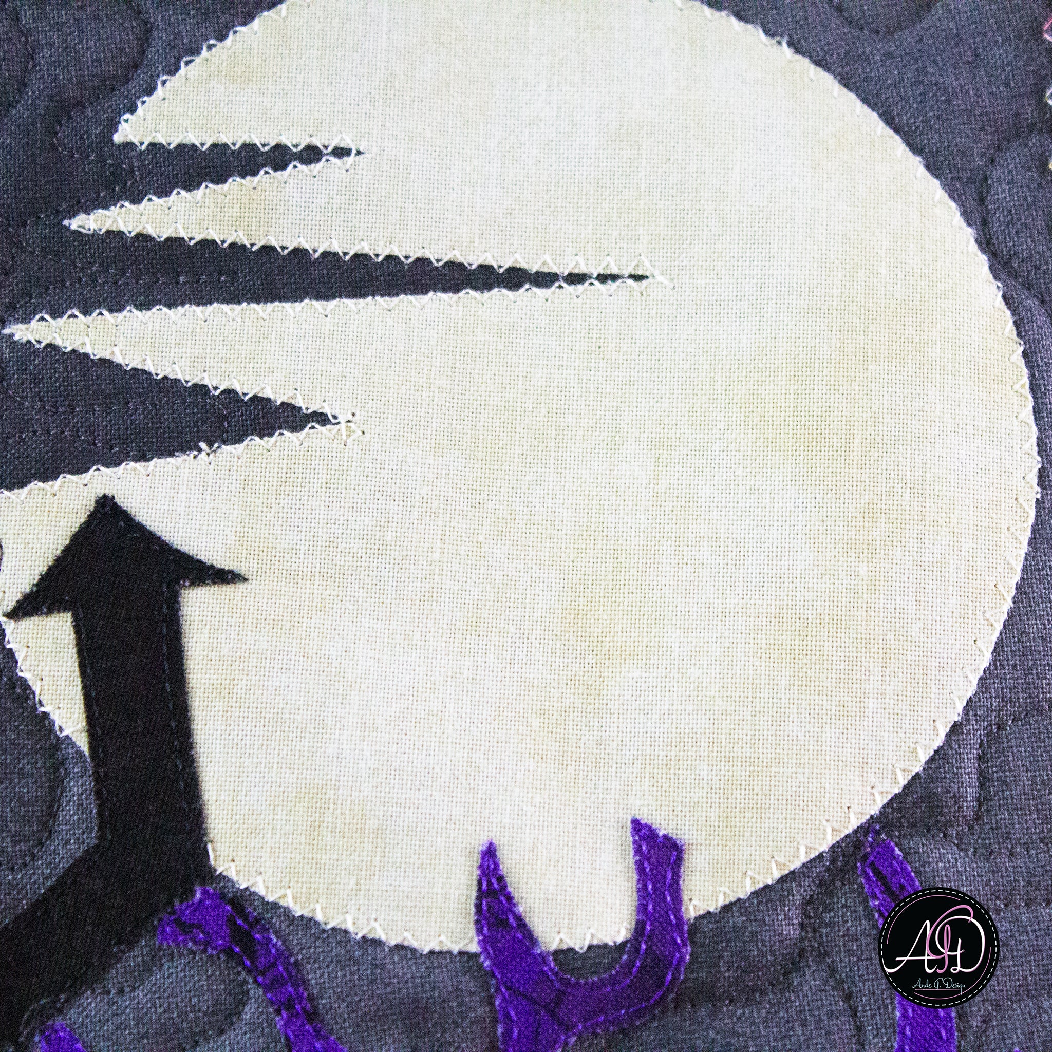 Red Grembles Graveyard House Halloween Quilted Wall Hanging | Applique Wall Hanging