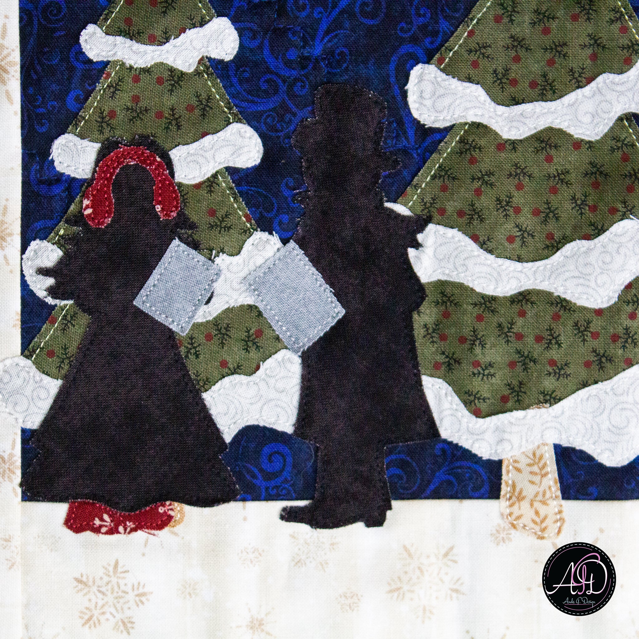 Christmas Carolers Applique Quilted Table Runner | Christmas Table Decor