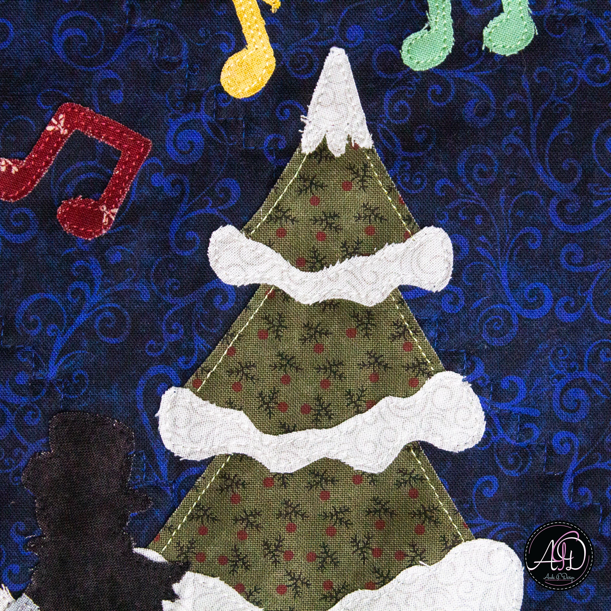 Christmas Carolers Applique Quilted Table Runner | Christmas Table Decor