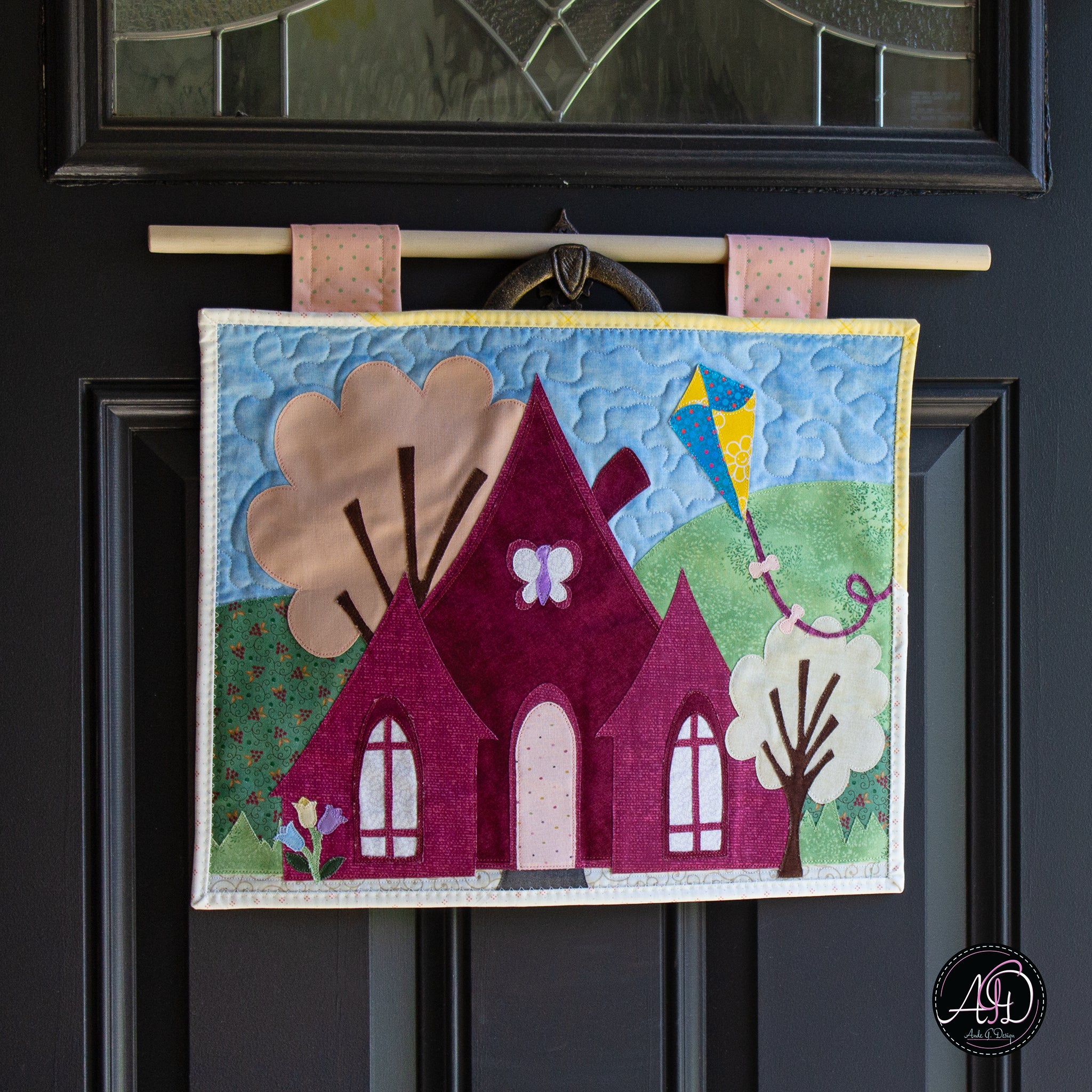 Red Kite House Spring Quilted Wall Hanging | Applique Wall Hanging
