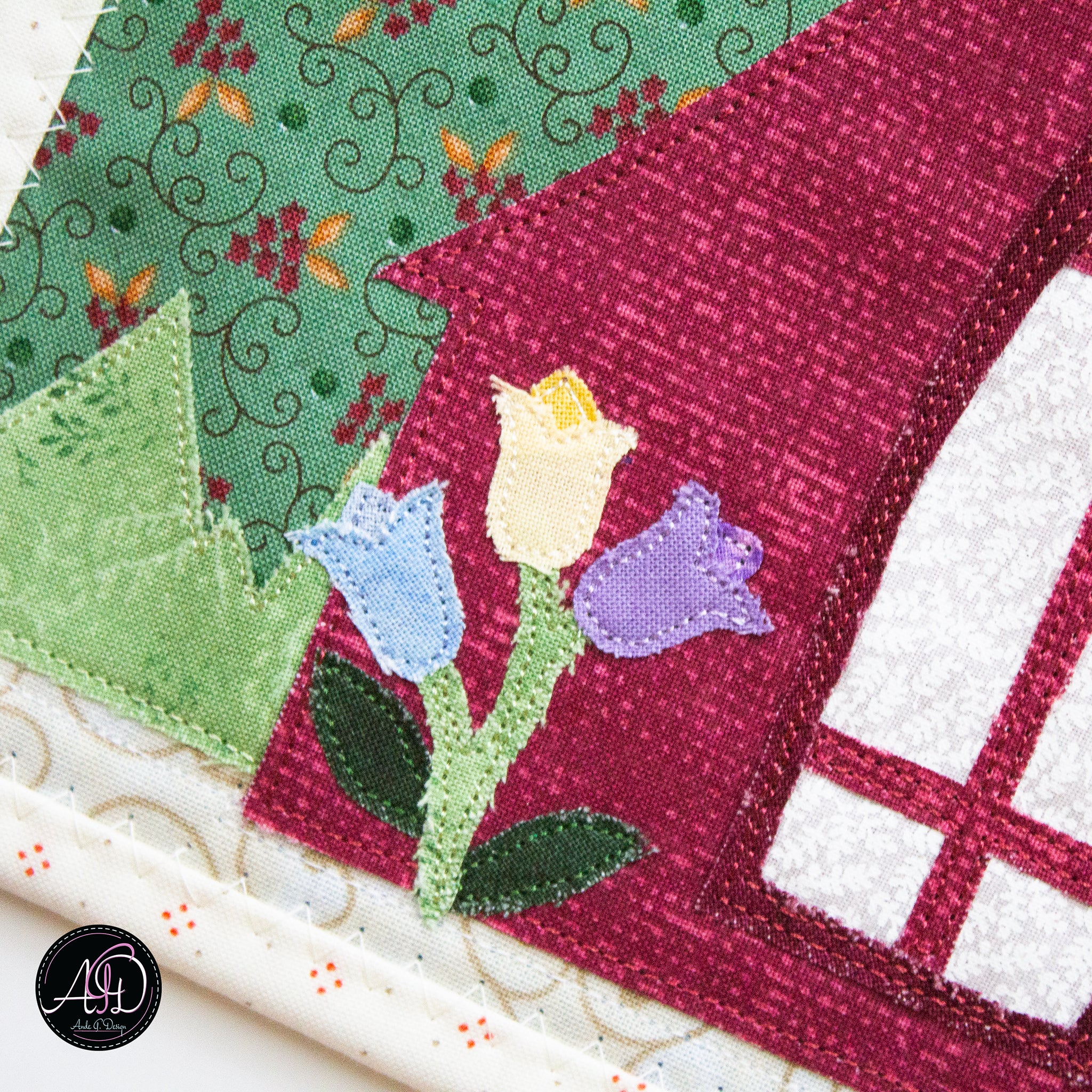 Red Kite House Spring Quilted Wall Hanging | Applique Wall Hanging