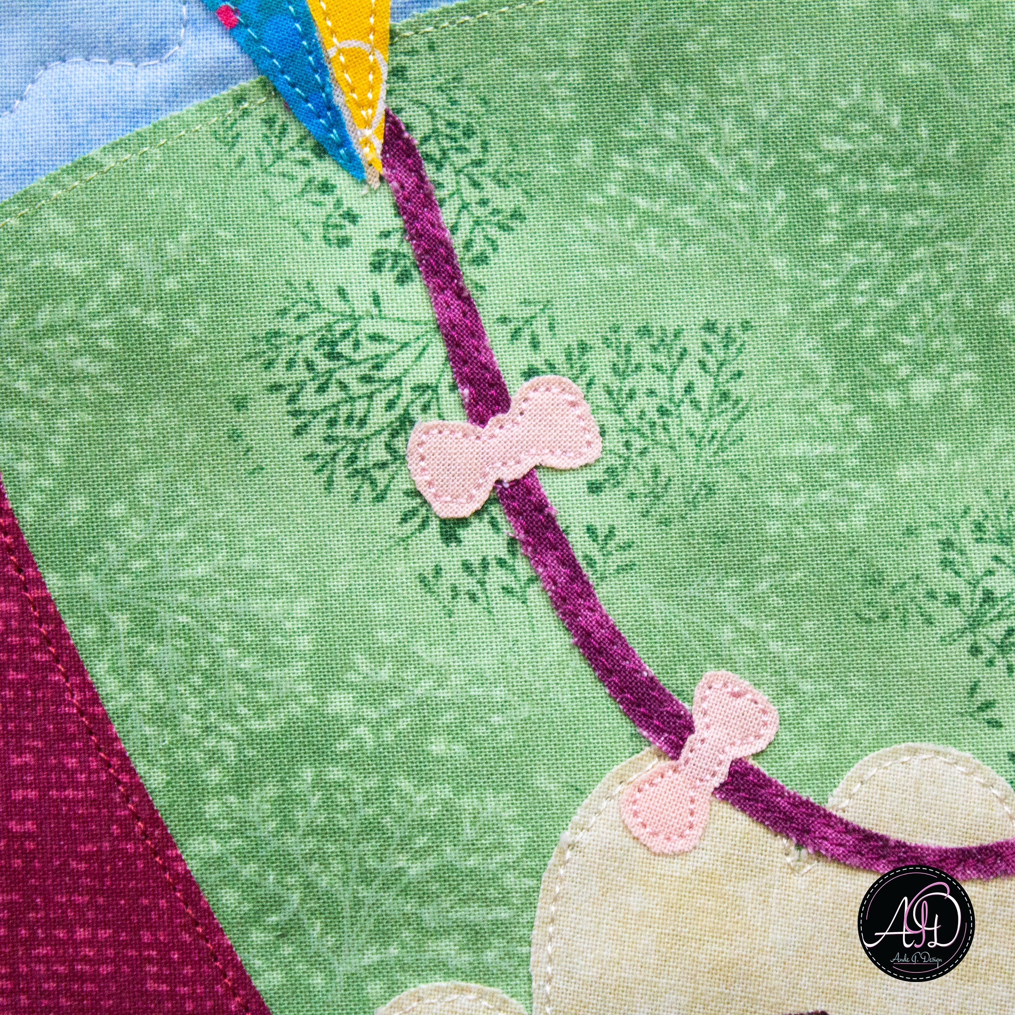 Red Kite House Spring Quilted Wall Hanging | Applique Wall Hanging