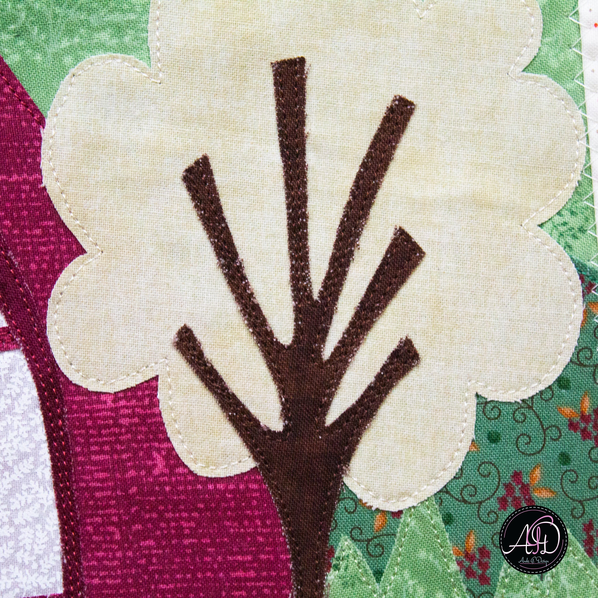 Red Kite House Spring Quilted Wall Hanging | Applique Wall Hanging