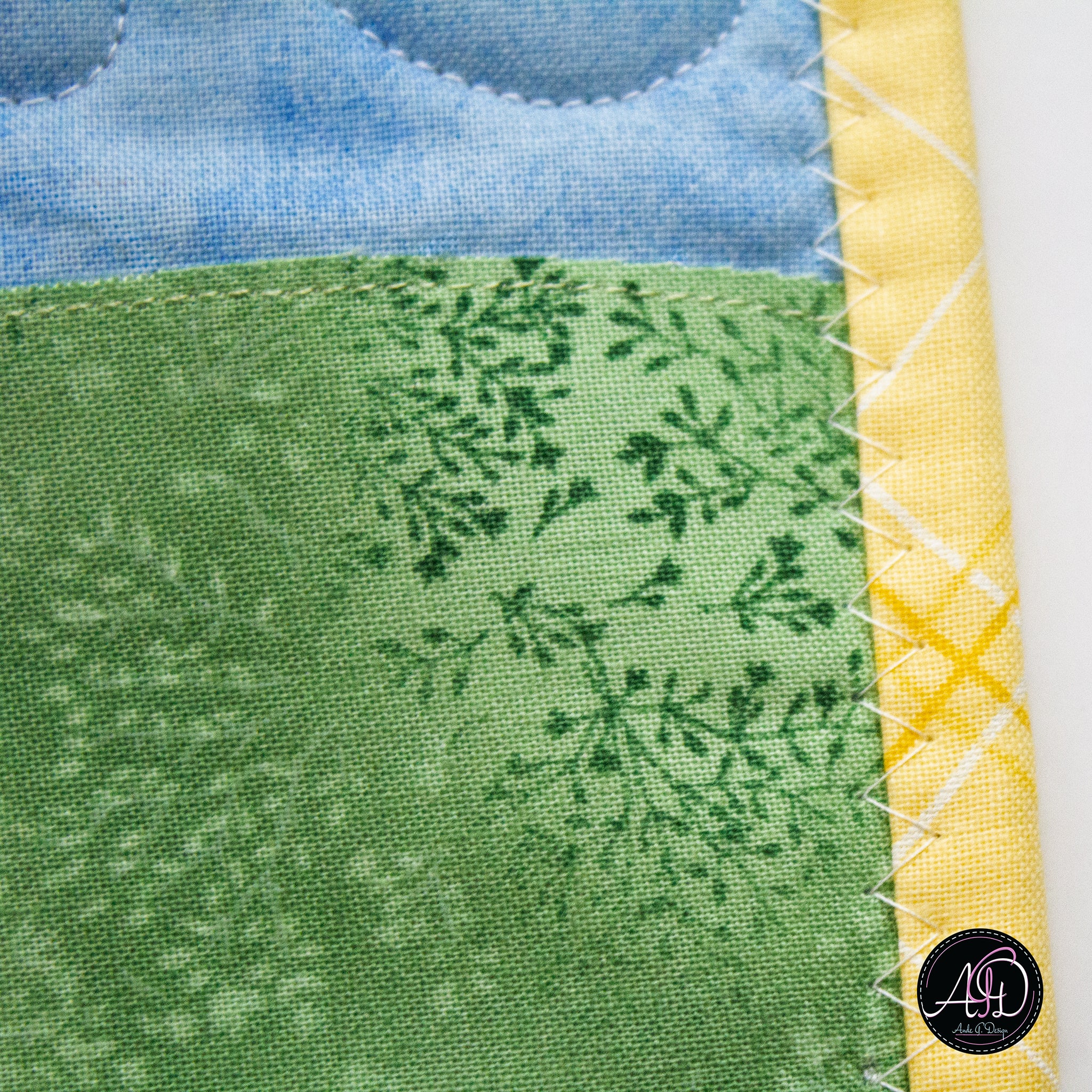 Red Kite House Spring Quilted Wall Hanging | Applique Wall Hanging