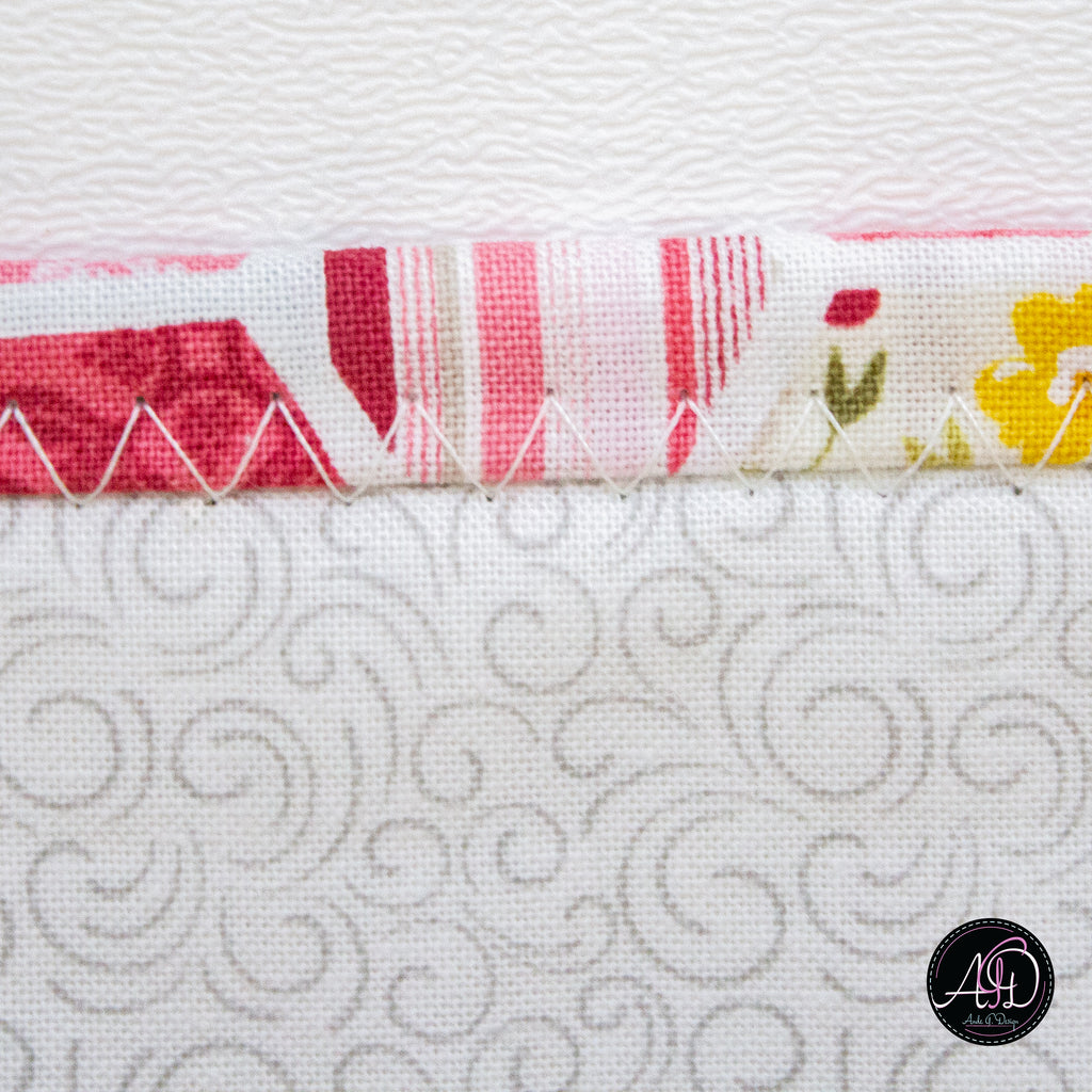 Teal Daisy Applique Quilted Table Runner