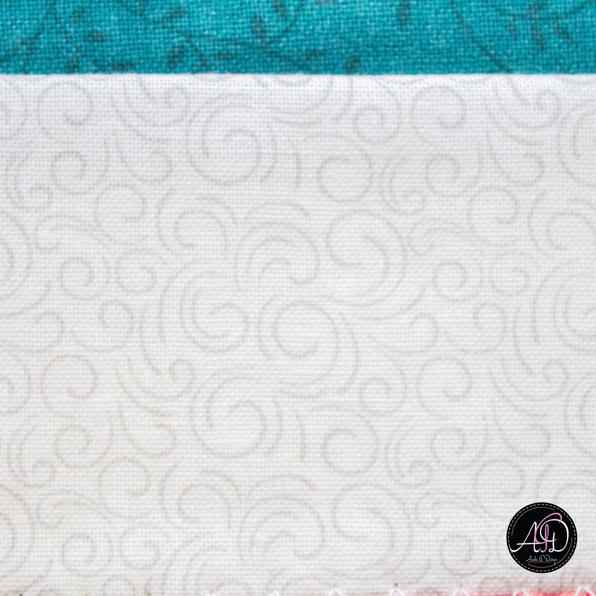 Teal Daisy Applique Quilted Table Runner