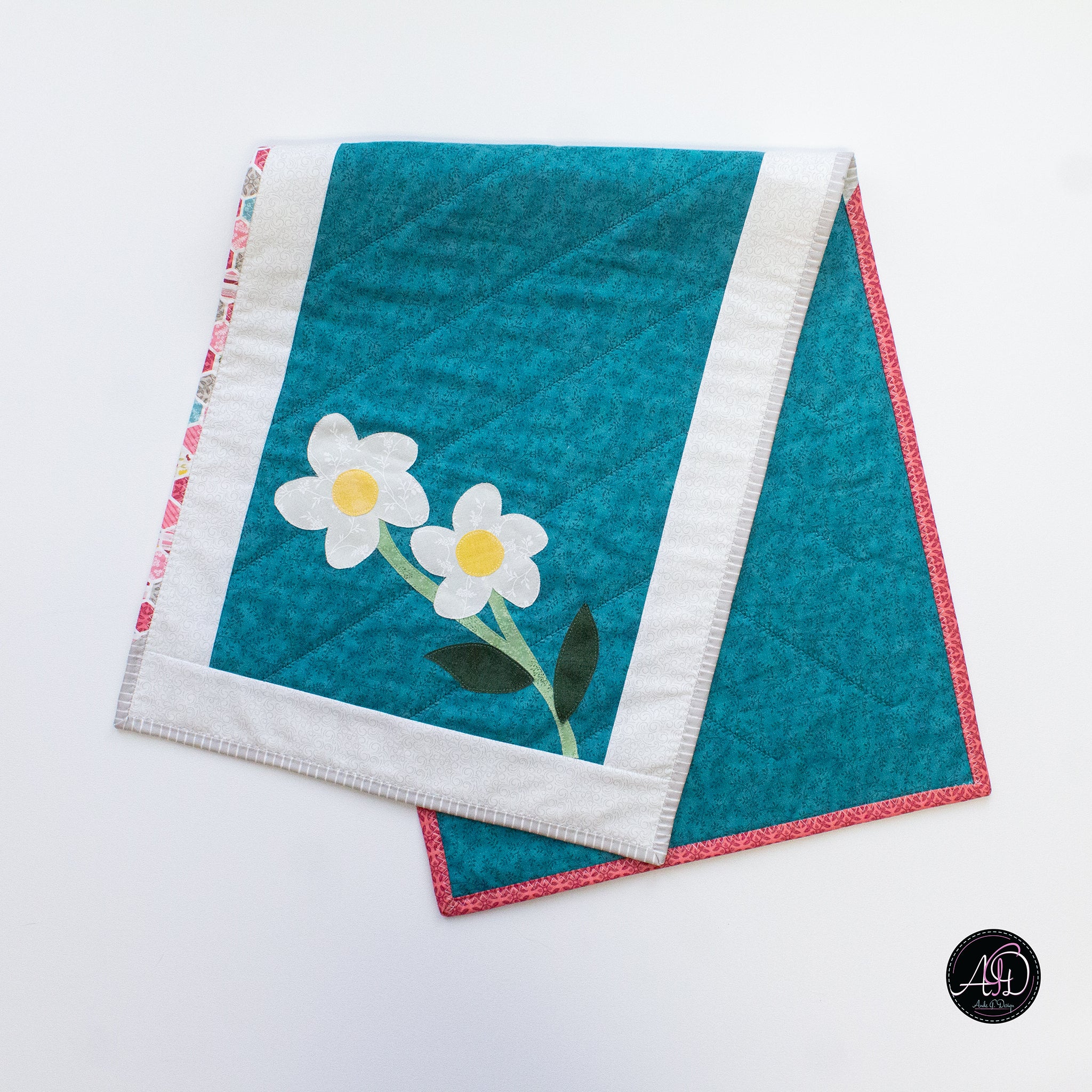 Teal Daisy Applique Quilted Table Runner