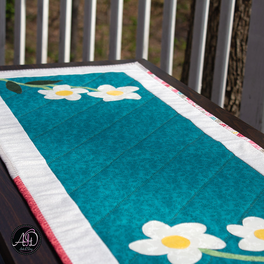 Teal Daisy Applique Quilted Table Runner