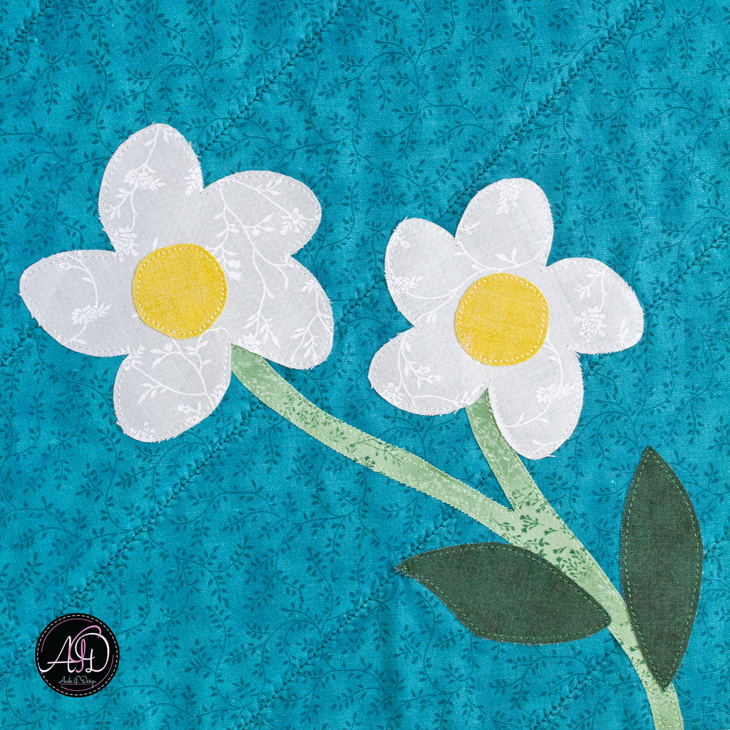 Teal Daisy Applique Quilted Table Runner